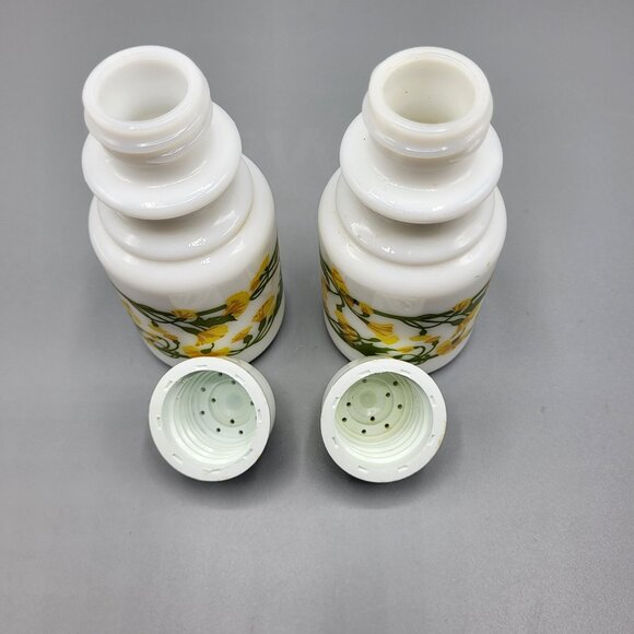 Vintage 1970s Milk Glass Salt & Pepper Shakers Wildflowers Yellow Floral Design - Picture 7 of 9